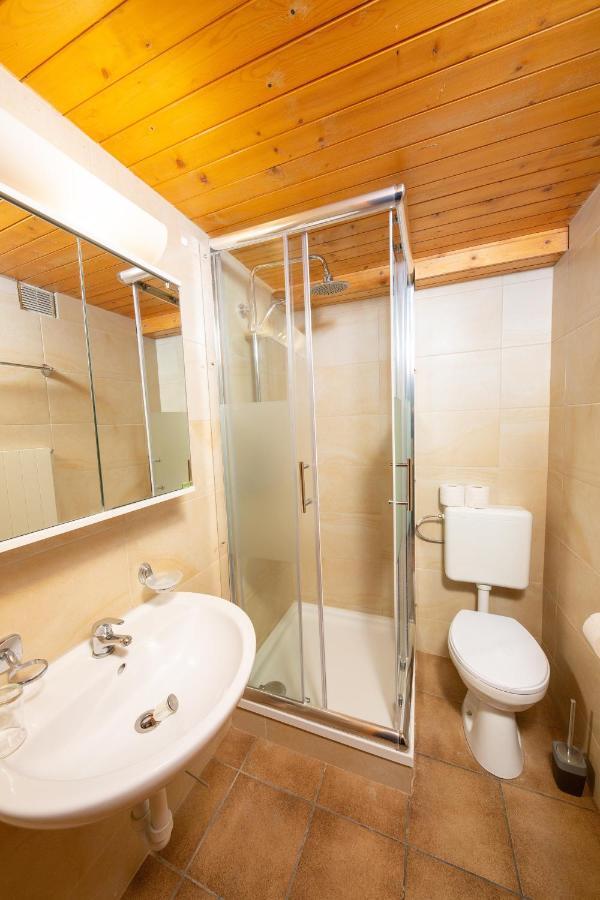 Haus Pickelschmiede Apartman Saas-Grund Kültér fotó